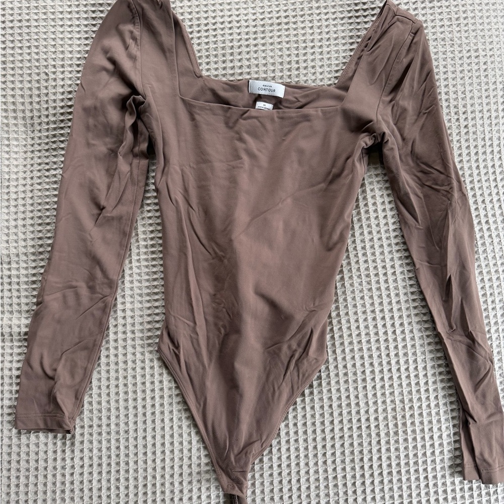 Aritzia Babaton Contour Square Neck Long Sleeve Bodysuit in Brown